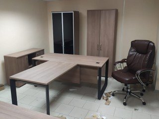 Офисный стол с приставкой